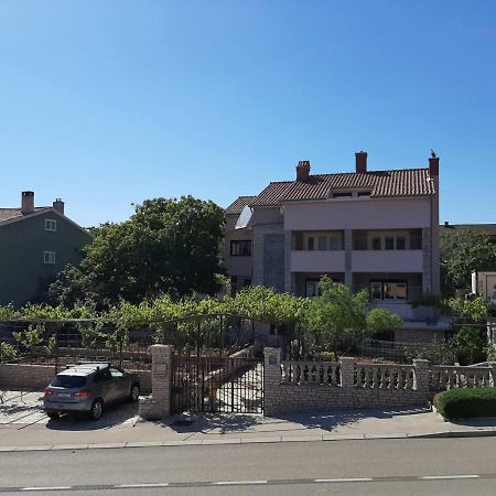 Apartments Izabela Muzic-Fornaric Крес Екстериор снимка